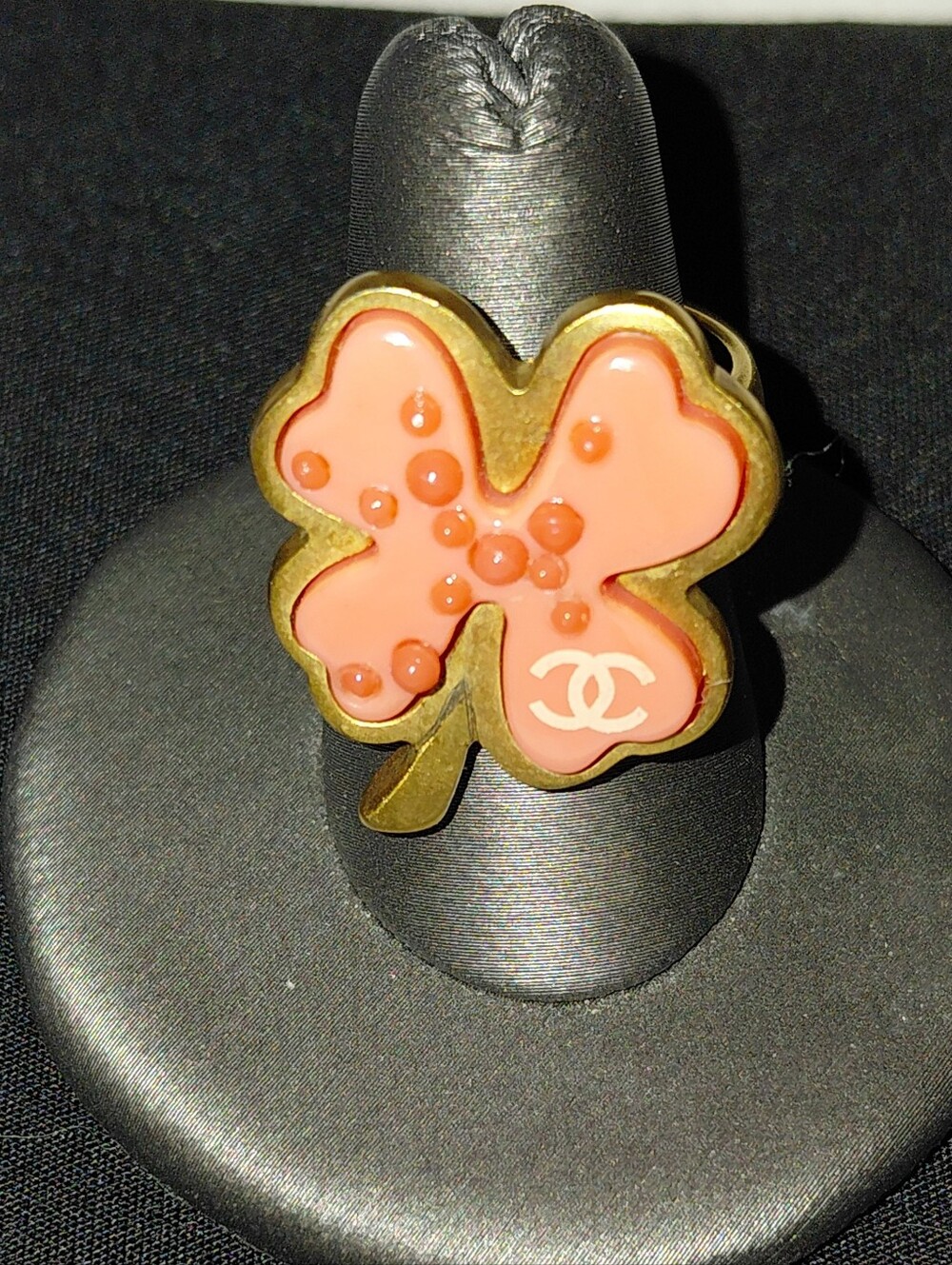 VTG CHANEL Coral Pink Enamel Resin Four-Leaf Clover Ring Gold-Plated Sz 6.25-6.5